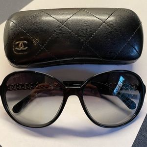 Chanel womens sunglasses 5304.
